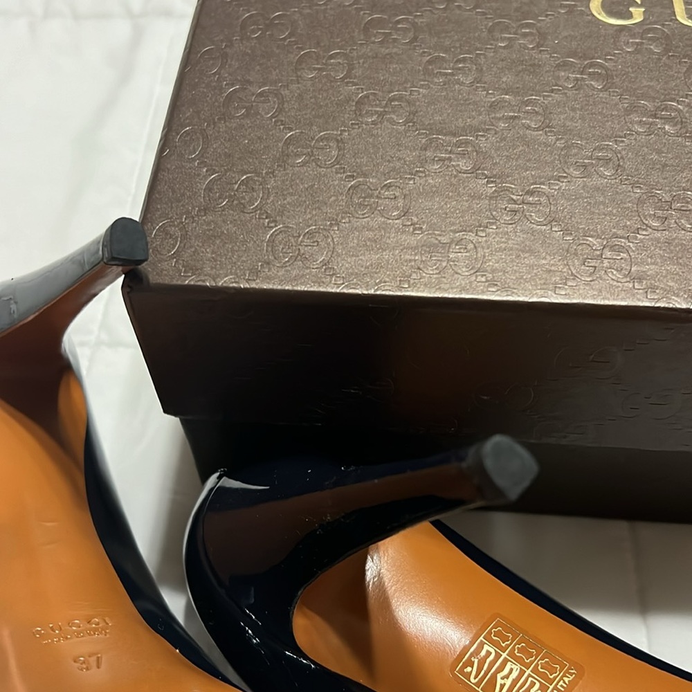 Classy OMGEEEE Gucci Pumps! - Picture 2 of 5